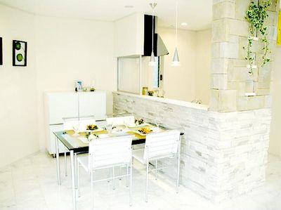 Same specifications photos (living). Example of construction