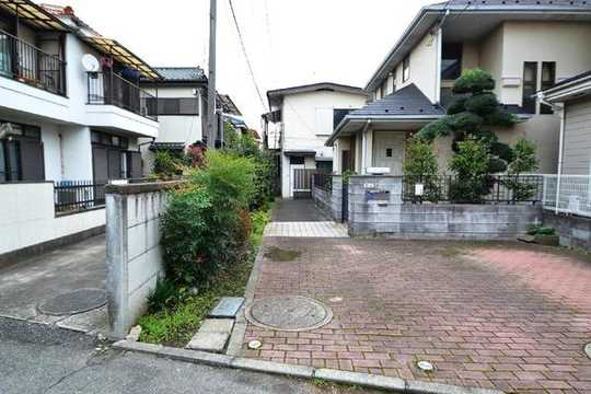 Local land photo. Local Photos There frontage 3m land area 202.78 sq m (61.34 square meters)