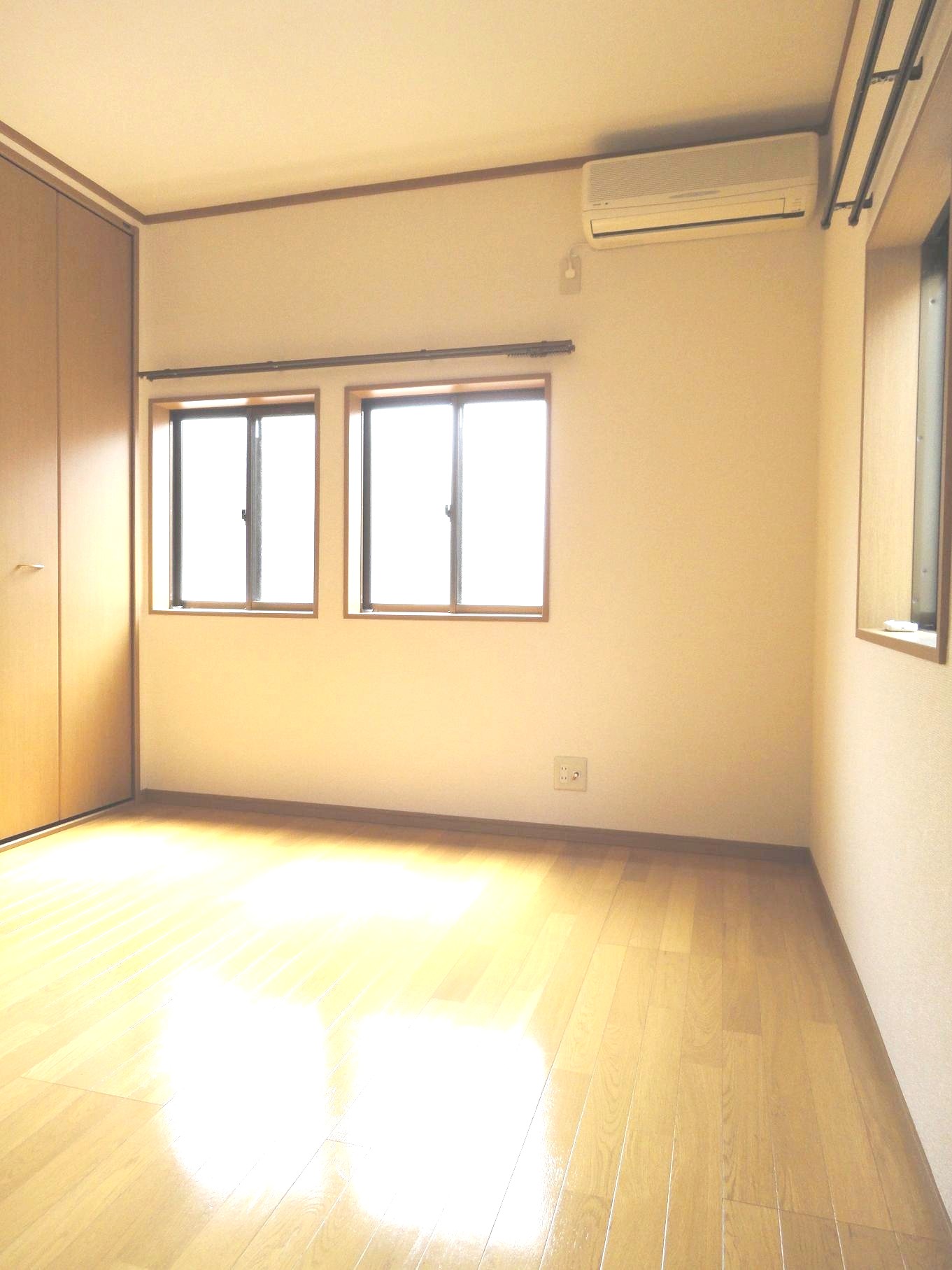 Living and room. Windows are many bright room