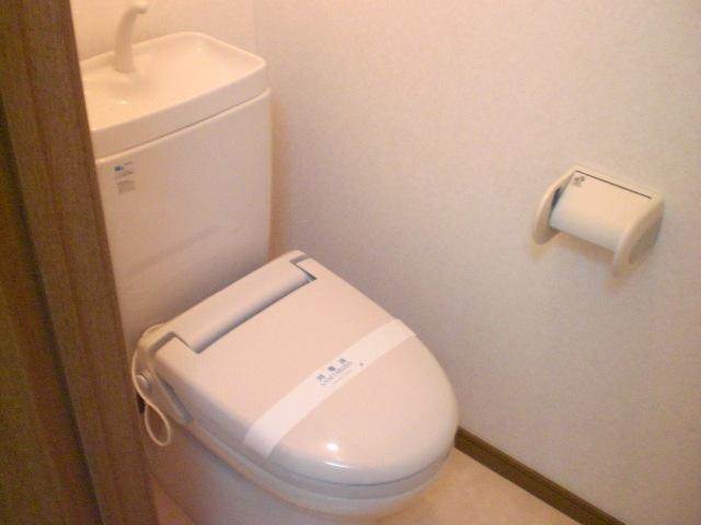 Toilet. Happy bus ・ Restroom