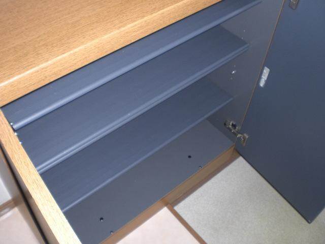 Entrance. There shoebox