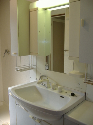 Washroom. Dressing easy to separate wash basin