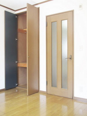 Other room space. Flooring