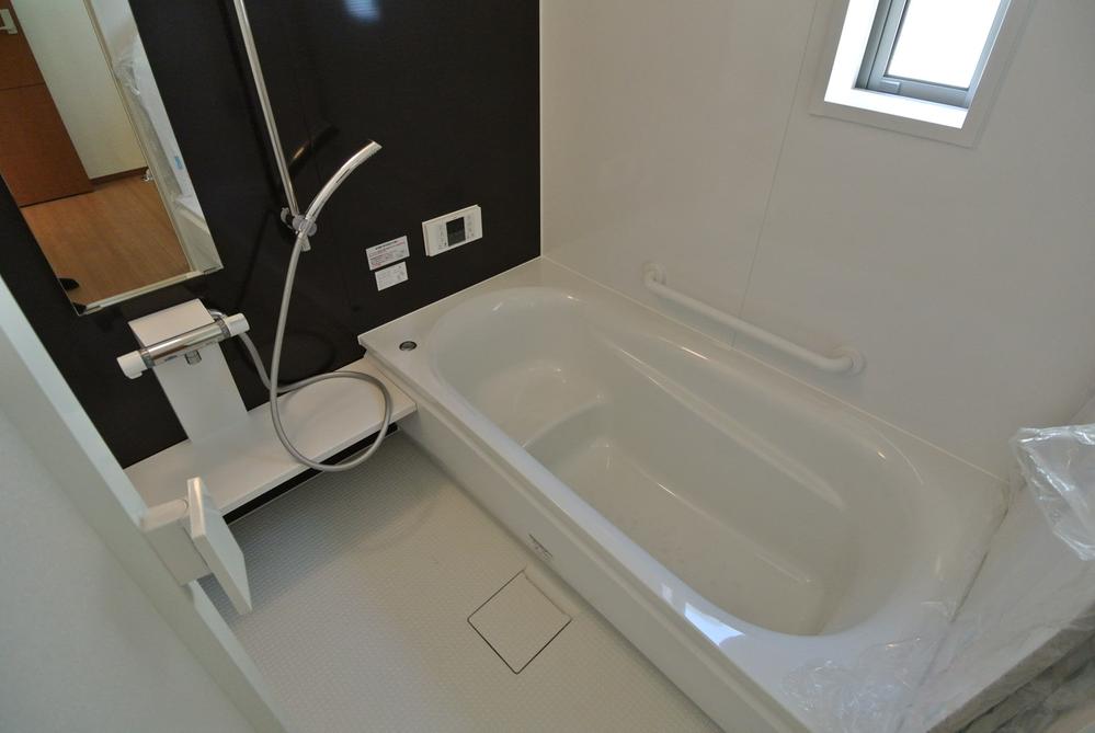 Same specifications photo (bathroom). Seller same specifications