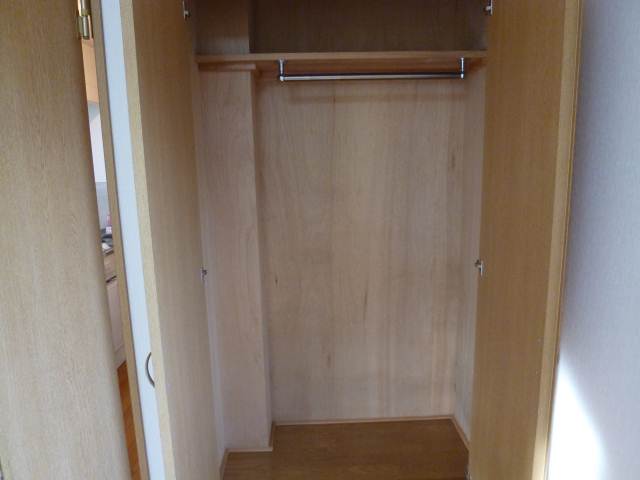 Receipt. Large closet