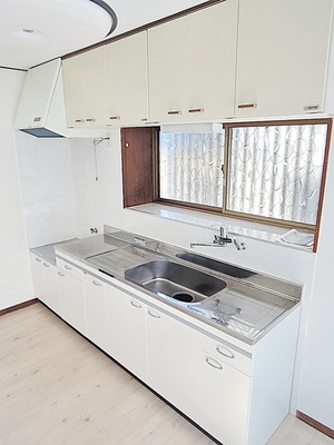 Kitchen. Two-burner gas stove installation Allowed Kitchen