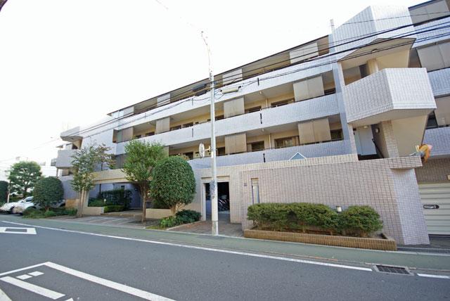 Local appearance photo. Local (10 May 2013) Shooting