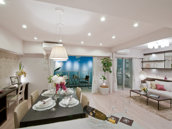 The floor plan of the corner dwelling unit, Installing a window on two sides of the south and east. The bright sunshine in the morning, Also pleasant sunshine and pours into the room during the day. Among the open space, Family I want to spend with everyone leisurely