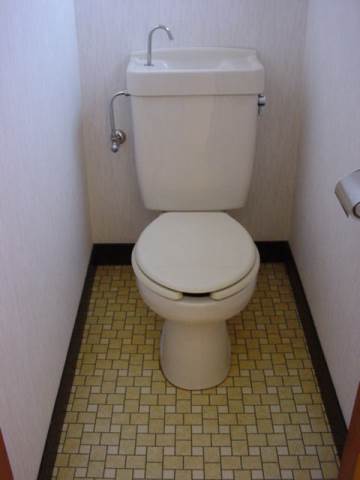 Toilet. Happy bus ・ Restroom