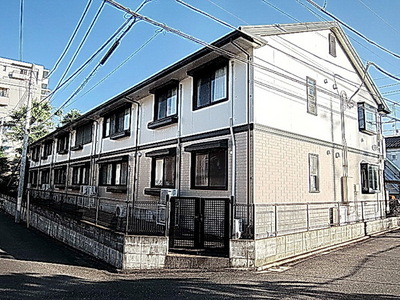 Building appearance. Day living environment favorable