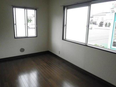 Living and room. Loose Pledge DK7.5