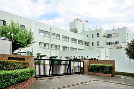 Junior high school. Koganei Minami until junior high school 671m