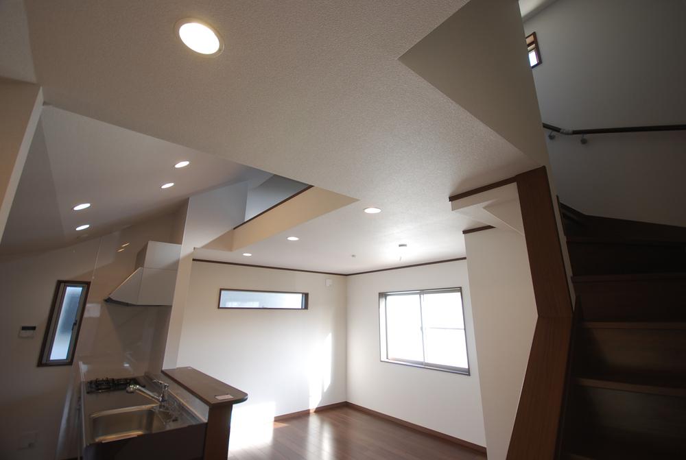 Living. Seller same specifications