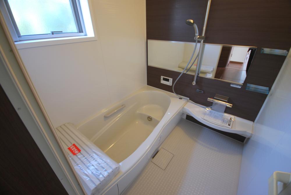 Bathroom. Seller same specifications