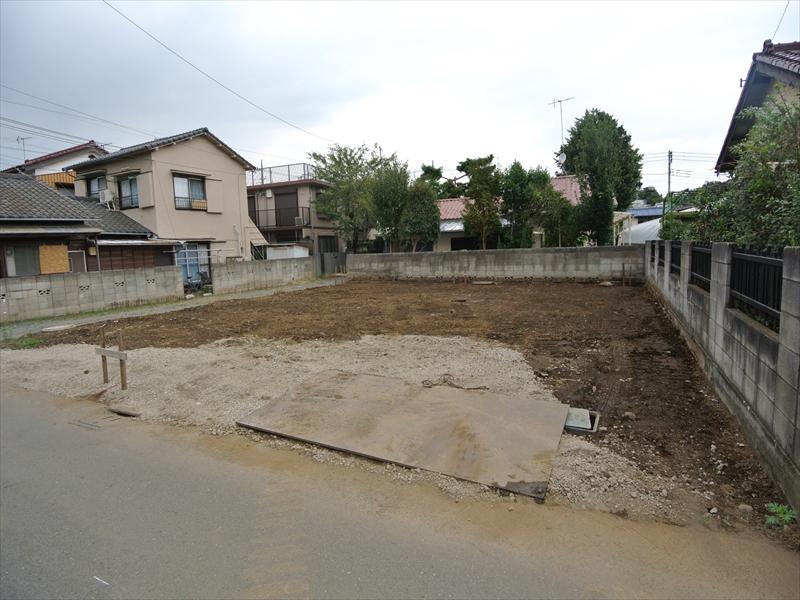 Local photos, including front road. Local (10 May 2013) Shooting