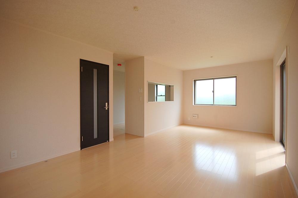 Same specifications photos (living). Seller same specifications