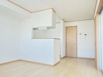 Living and room. 13 Pledge of dining kitchen