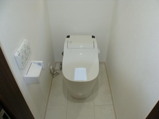 Toilet