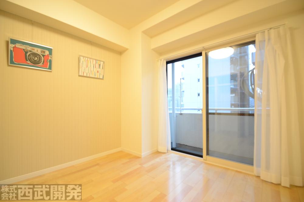Non-living room. Western-style 5 Pledge Closet × 2