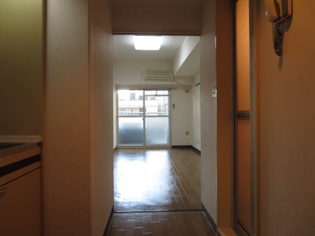 Living and room. Room viewed from the entrance side