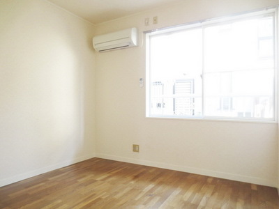 Other room space. Day good