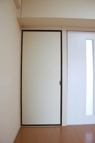 Receipt. Storage door