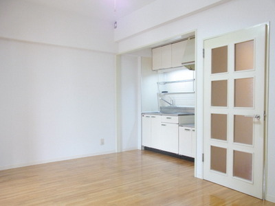 Living and room. DK8.7 Pledge