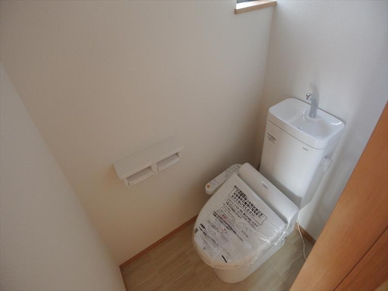 Toilet. Local (10 May 2013) Shooting