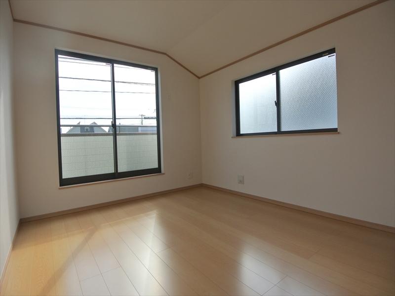 Non-living room. Local (10 May 2013) Shooting