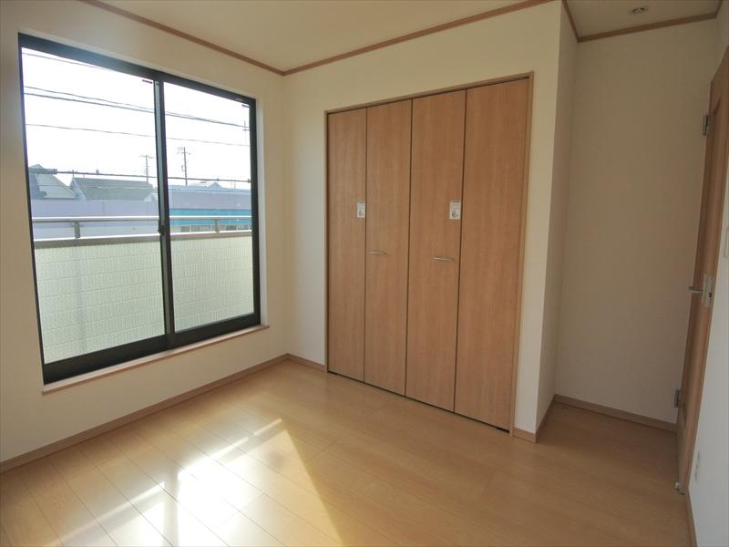 Non-living room. Local (10 May 2013) Shooting