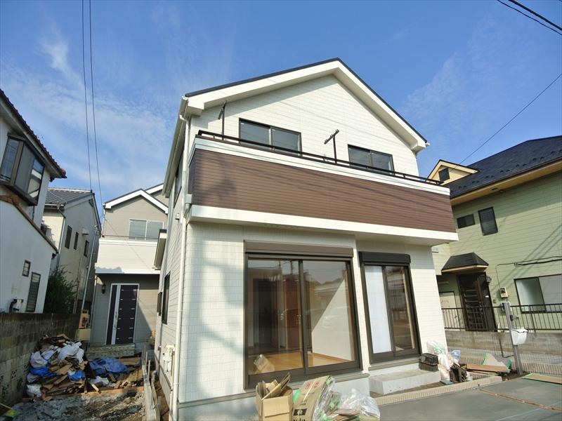 Local appearance photo. Local (10 May 2013) Shooting