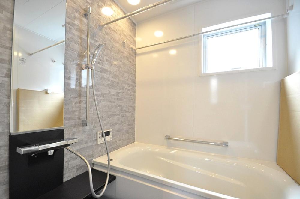 Bathroom. 1 Building bathroom (October 2013) Shooting