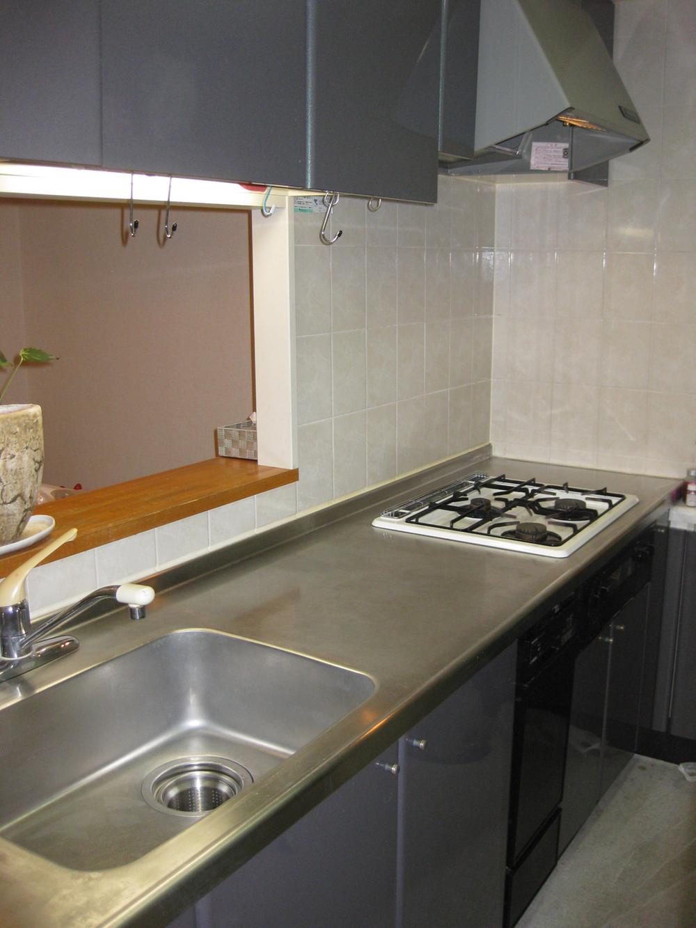 Kitchen. Indoor (10 May 2013) Shooting
