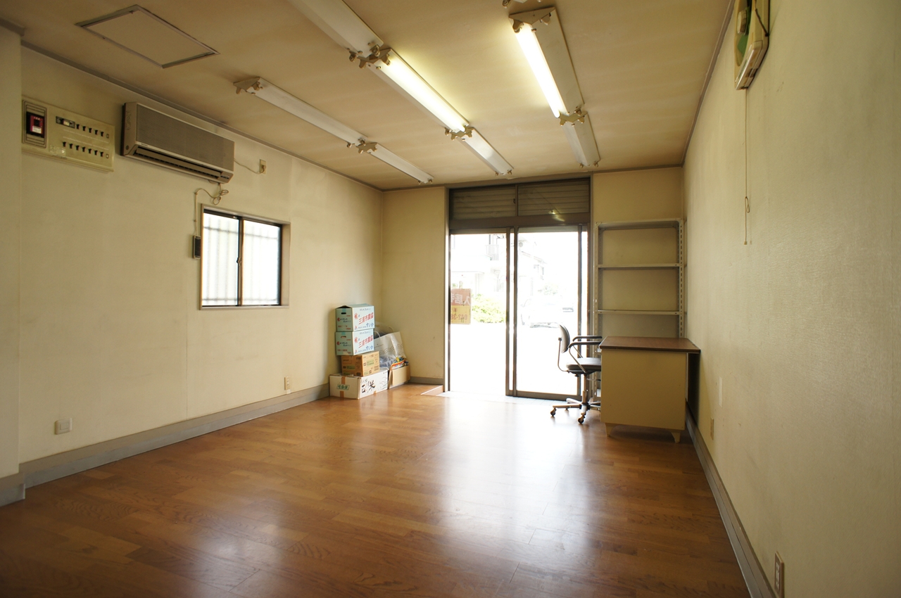 Other room space. 1F store
