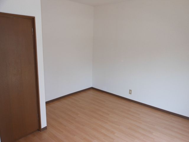 Living and room. Clean rooms