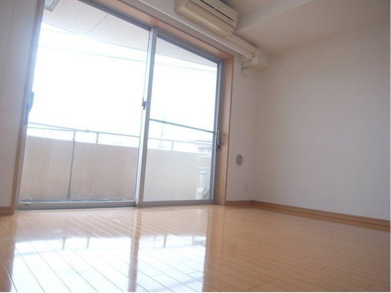 Living. Southeast Corner Room