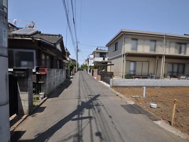Local photos, including front road. Koganei Higashi 2-chome contact road situation