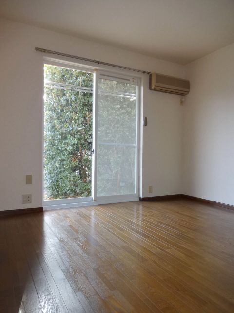 Living and room. Loose 8 pledge! 