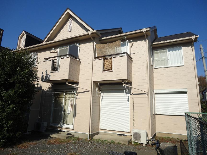 Building appearance. 1F shutter shutters