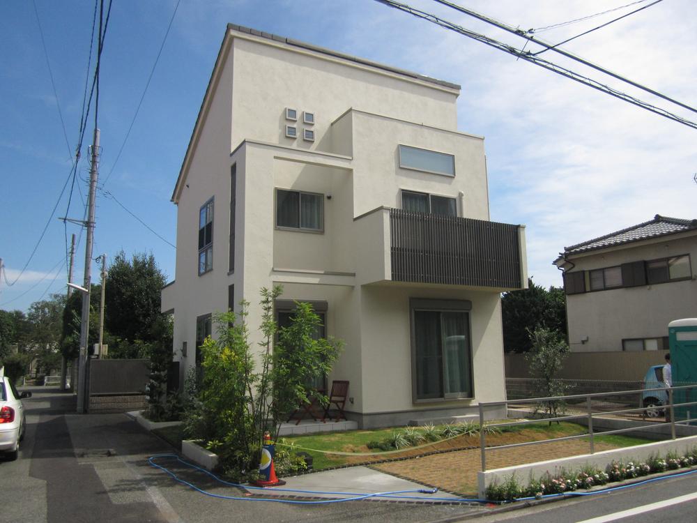 Model house photo. ● model house