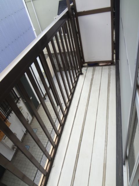 Balcony. Laundry is a lot Jose in portrait of veranda