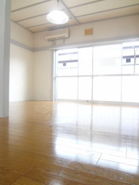 Living and room. Bright is a 9 Pledge of flooring of the room