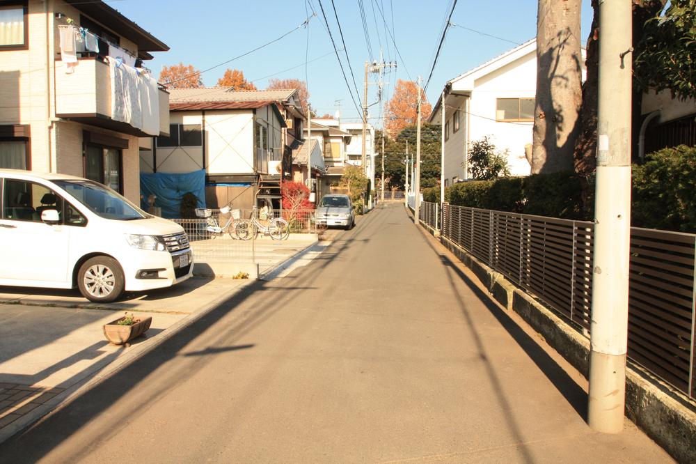 Local photos, including front road. Frontal road