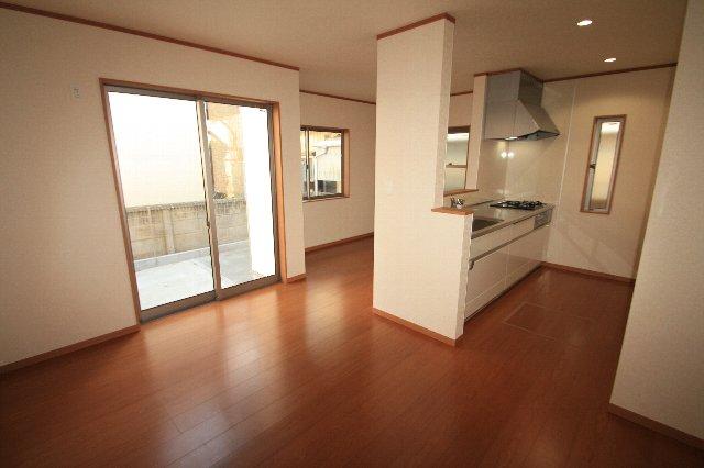 Same specifications photos (living). Same house builders complete listing