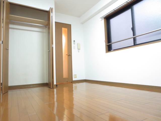 Living and room. A bright room