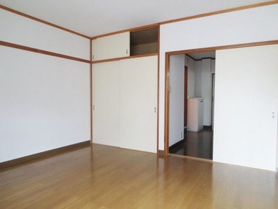 Other room space. Flooring