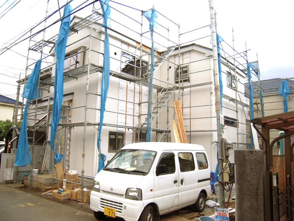 Local appearance photo. Local (11 May 2013) Shooting