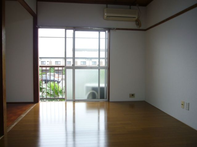 Living and room. 6 Pledge is the flooring of the room