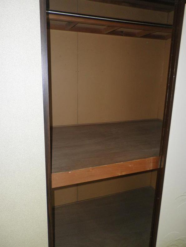 Receipt. There is a closet between 1