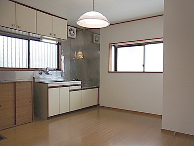 Living and room. Two-sided lighting Dining kitchen 7 Pledge